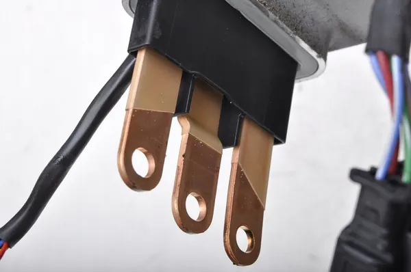 PEUGEOT e-2008 II Inversor image 8