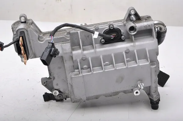 PEUGEOT e-2008 II Inversor image 9