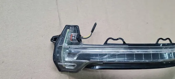 Indicador de espelho lateral Audi A4 OE 8W0949101 image 2