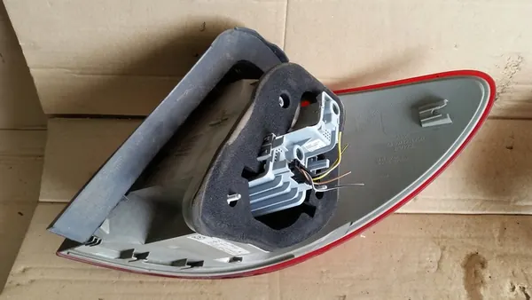 Rechter achterlicht Mercedes W246 B-Klasse A2468200264 image 4