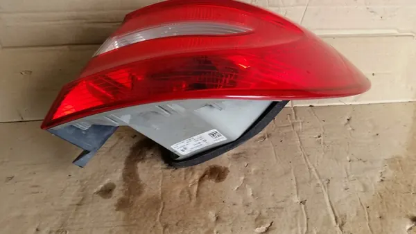 Rechter achterlicht Mercedes W246 B-Klasse A2468200264 image 9