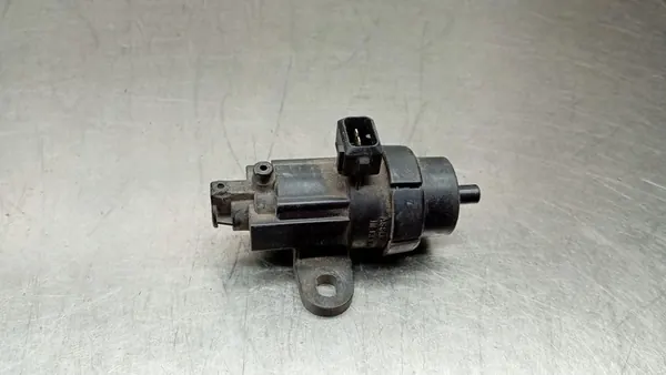 Válvula de vácuo Ford Focus MK1 1.8D 98AB-9E882-AA image 2