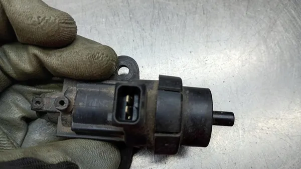 Válvula de vácuo Ford Focus MK1 1.8D 98AB-9E882-AA image 5