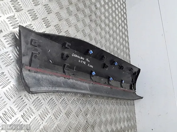 Formage Opel Grandland YP000332XT image 3