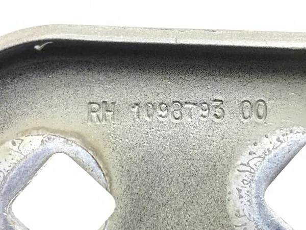 Tesla Model 3 2020 Oikea puoli Konepellin saranat OEM 109879300 image 6