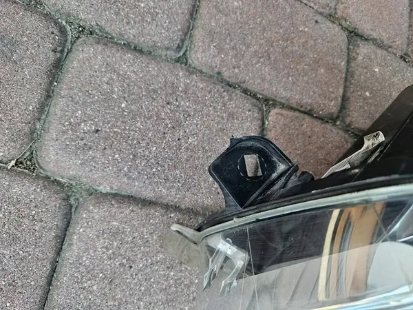 Vasen etuvalaisin Bixenon Opel Insignia A 13226792 image 2