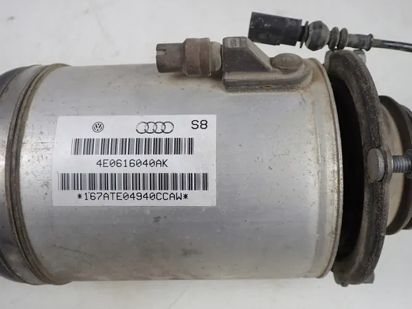 Audi S8 D3 Främre Höger Luftdämpare OEM 4E0616040AK image 8
