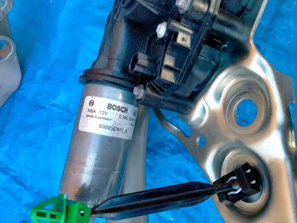 Mécanisme de coffre arrière OEM A2068204100 Mercedes Classe C image 3