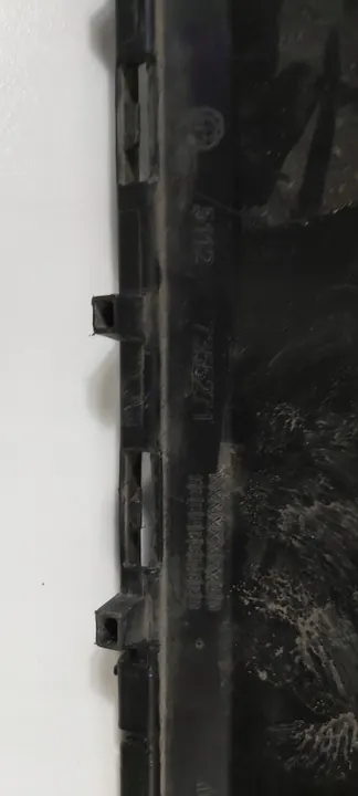 BMW X1 F48 Takapuskuri Spoileri 51127355271 image 9