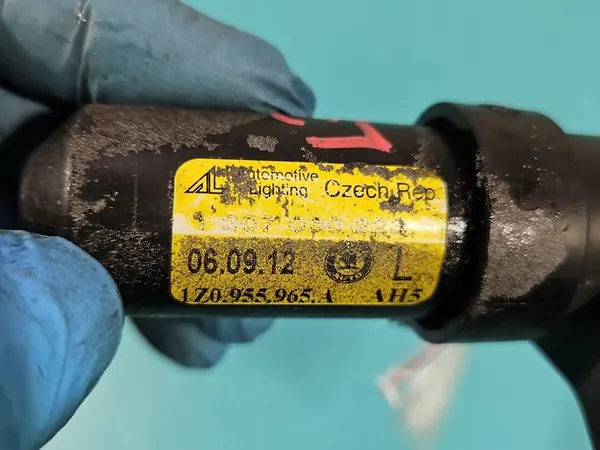 Rechter Koplampreiniger Skoda Octavia II 1307030223 image 6