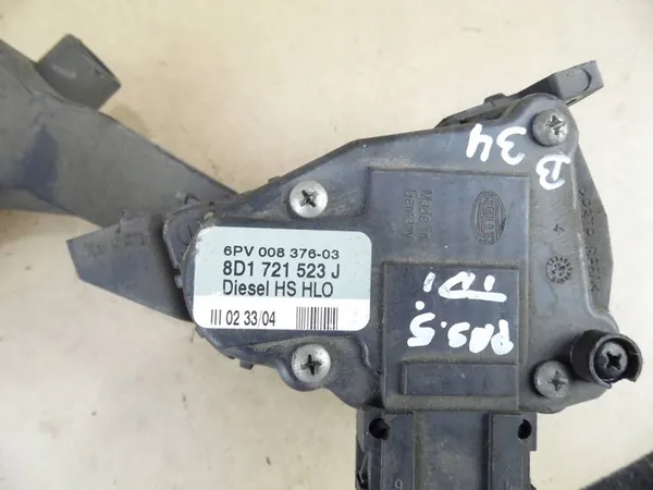 Volkswagen PASSAT B5 TDI Gaspedaal 8D1721523J image 2