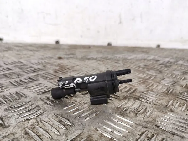 Infiniti Q50 Kraftstoffdampfventil OEM FBZ14070 image 2
