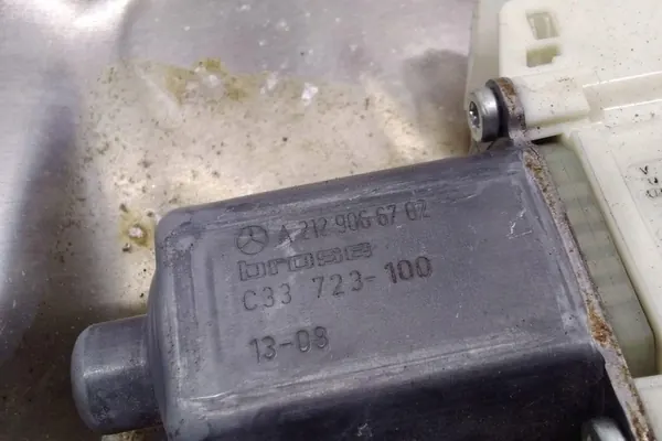 Elevador de vidro dianteiro direito MERCEDES-BENZ E (W212) A2129066702 image 4