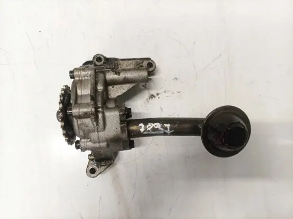 Öljypumppu OEM 038115105c Skoda Octavia 1.9L image 2
