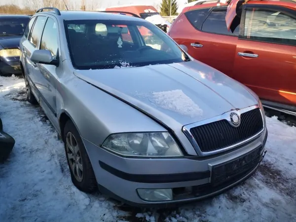 Öljypumppu OEM 038115105c Skoda Octavia 1.9L image 4