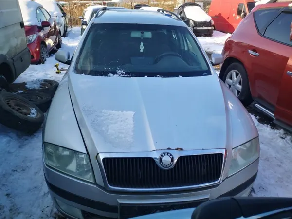 Öljypumppu OEM 038115105c Skoda Octavia 1.9L image 5