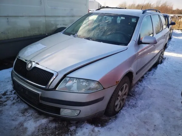 Öljypumppu OEM 038115105c Skoda Octavia 1.9L image 6