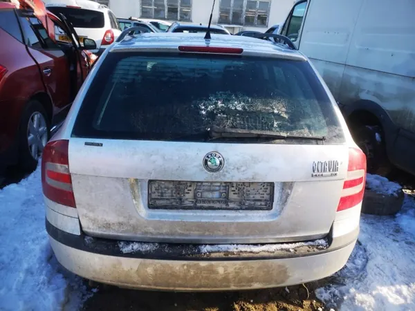 Öljypumppu OEM 038115105c Skoda Octavia 1.9L image 9