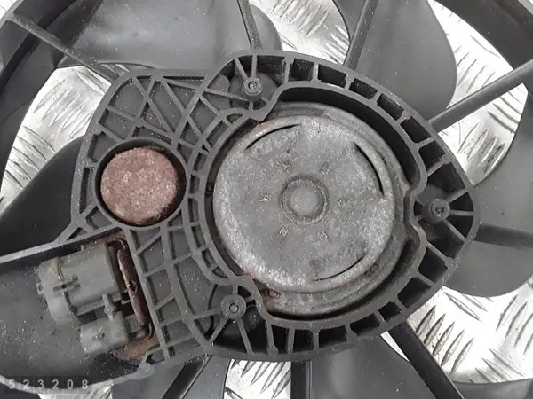 Hyundai radiatorventilator OEM AM-523208 - Gebruikt image 4