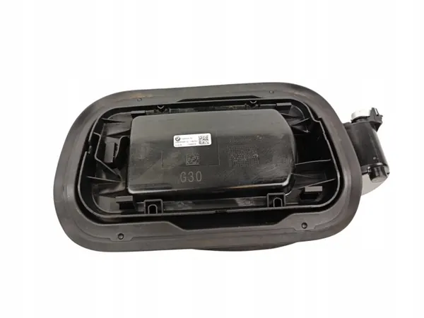 BMW G30 Tankklappe OEM 7391833 - Gebraucht image 2