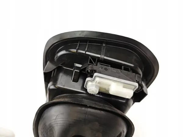 BMW G30 Tankklappe OEM 7391833 - Gebraucht image 10