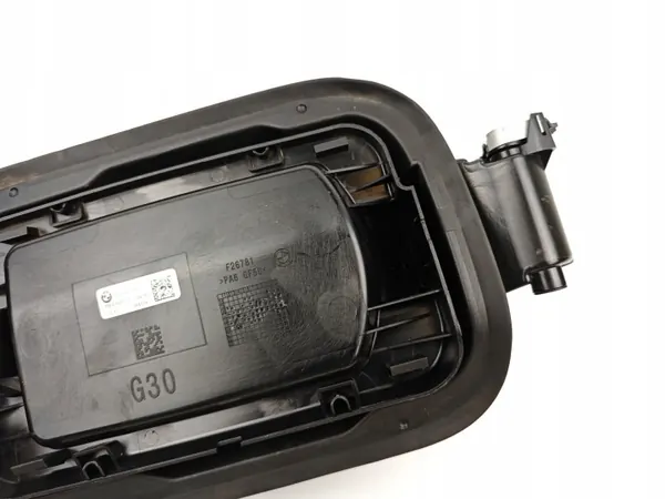 BMW G30 Tankklappe OEM 7391833 - Gebraucht image 3