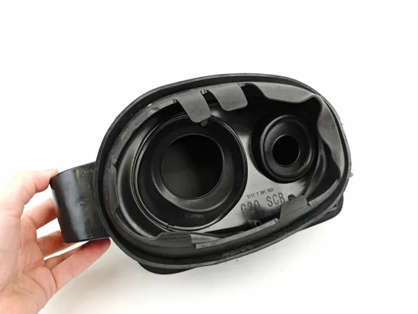 BMW G30 Tankklappe OEM 7391833 - Gebraucht image 9