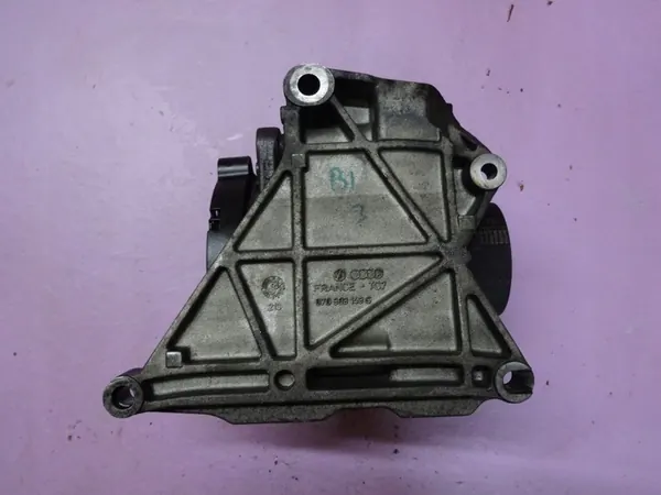 VW Touareg 2.5 TDI Vaihtovirtageneraattori 070903143C image 3