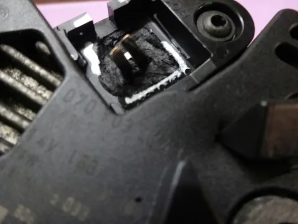 VW Touareg 2.5 TDI Vaihtovirtageneraattori 070903143C image 6