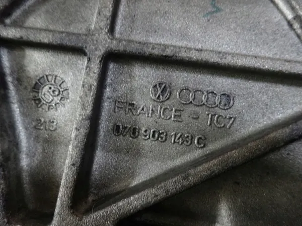 VW Touareg 2.5 TDI Vaihtovirtageneraattori 070903143C image 8