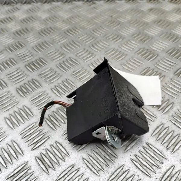 Baklucka Lås VW GOLF VII VARIANT 5G0827505A image 2