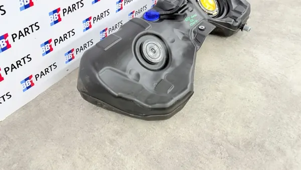 BMW Brandstoftank OEM 7473447 7449036 59L Gebruikt image 4