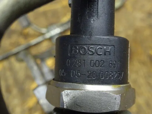 A4 B7 A6 C6 3.0 TDI Ensemble de Rampe d'Injecteurs 059130090J image 6