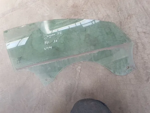 Jaguar XE fram höger dörrglas OEM T4N3102 image 4