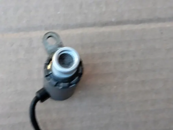 Sensor de válvula de bomba de aceite OEM 152412073R C - Renault image 3