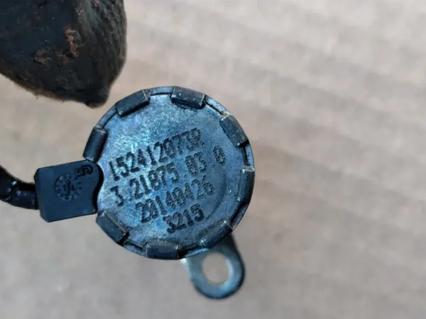 Sensor de válvula de bomba de aceite OEM 152412073R C - Renault image 4
