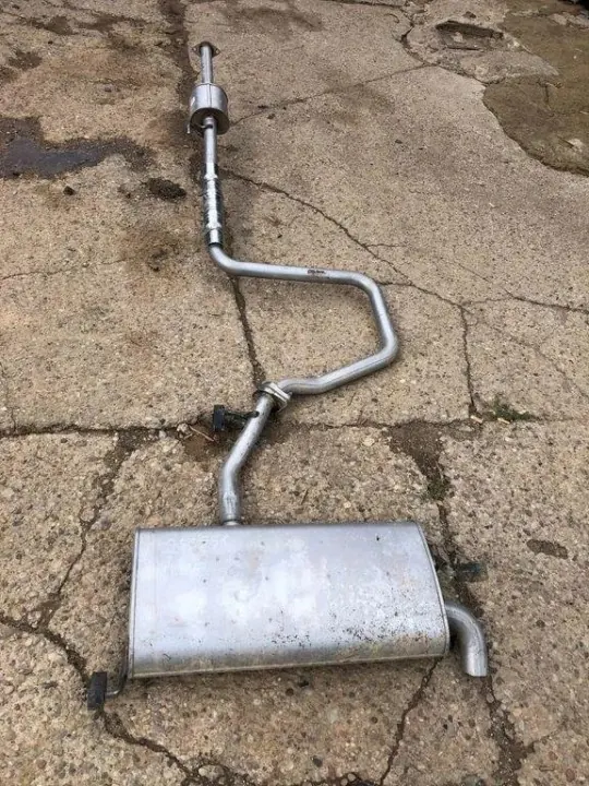 Schalldämpfer Hyundai OEM 28600DF140 - 1.6L 2024 Gebraucht image 2