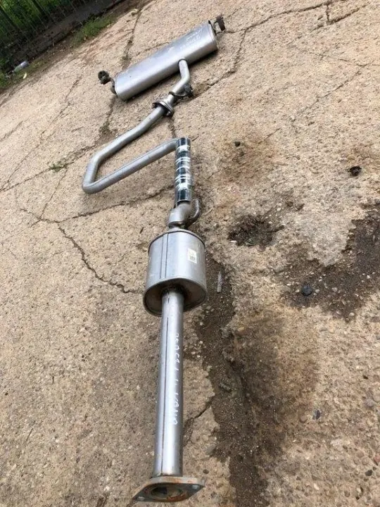Schalldämpfer Hyundai OEM 28600DF140 - 1.6L 2024 Gebraucht image 3