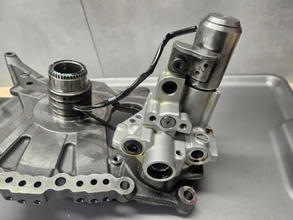 Pompe à huile moyeu VOLVO AISIN AWF8G45 d'occasion image 3