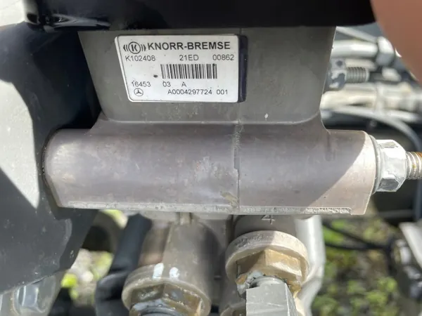 EBS-remklep OEM A0004297724 voor Mercedes Actros image 2