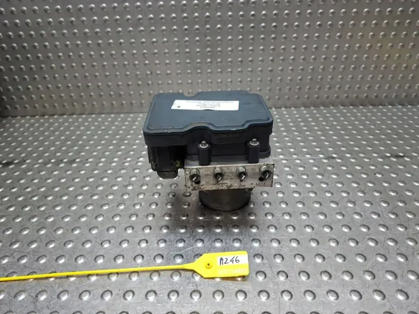 Pompe ABS OEM S25154856 pour Toyota Verso 2009- image 2