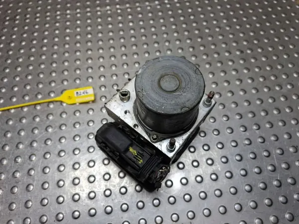 Pompe ABS OEM S25154856 pour Toyota Verso 2009- image 4