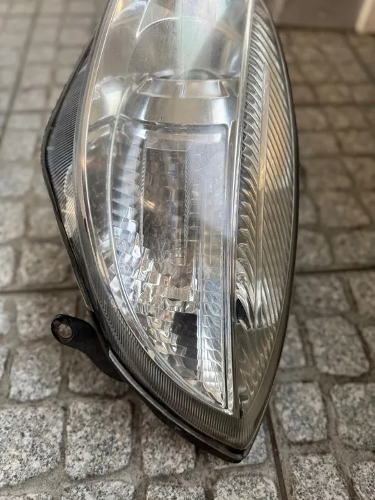 Farol esquerdo para Skoda Fabia II pré-facelift image 5