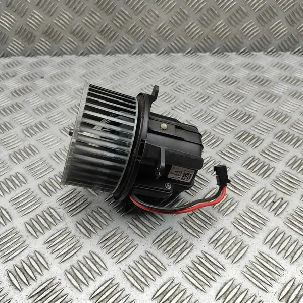 Motor de aquecimento Mercedes-Benz Vito Viano W447 2019 A0008300102 image 4