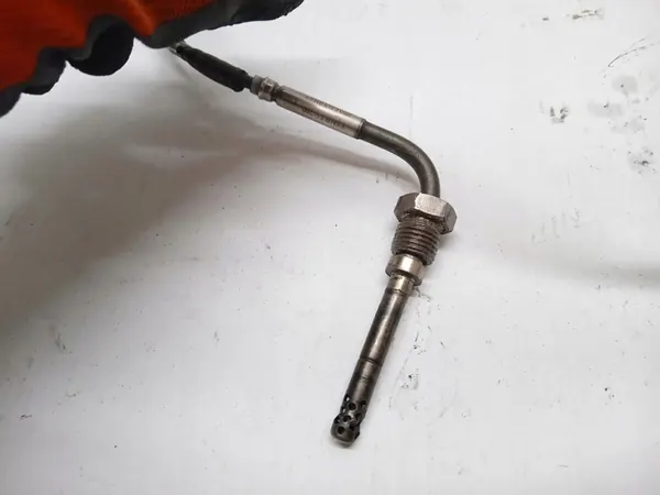 Sensor de Temperatura Opel Zafira B 1.7 CDTI OEM 55566631 image 3