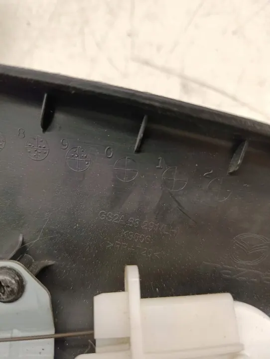Soporte estante/rodillo maletero Mazda 6 2012 OEM GS2A68291 image 3