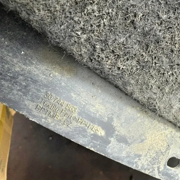 Volvo V60 fram vänster stänkskärm OEM 30744863 image 4