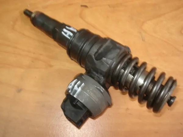 Injetor VW Audi Skoda Seat 1.9 TDI 038130073AH image 2