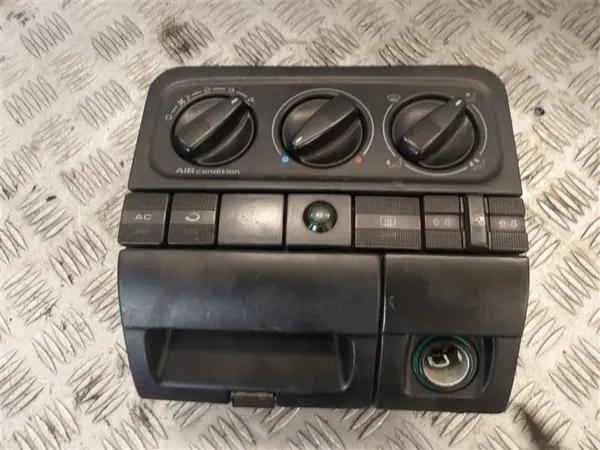 AC-ohjauspaneeli VW Golf III image 6