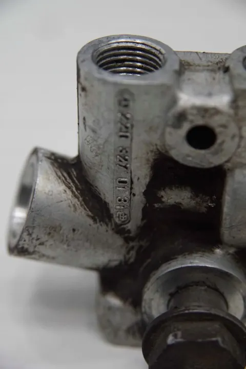 Válvula OEM 2203270231 para Mercedes W215 W220 R230 image 3